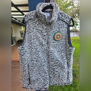 J. America Cream and Gray Sherpa Fleece Vest With Beaded Patch Size Large